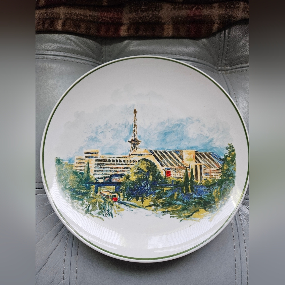 KPM Berlin White Porcelain Decrotive Plate